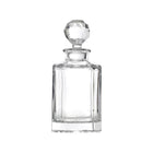 Krystallkaraffel med minimalistisk skandinavisk design i klart glass med elegant kuleformet stopp.