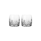 To klare krystallglass med diamantmønster, minimalistisk skandinavisk design fra Frederik Bagger.