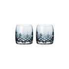 To små fasettslipte krystallglass i blått fra Frederik Bagger med diamantmønster og skandinavisk design.
