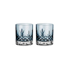To blå krystallglass fra Frederik Bagger med diamantmønster og skandinavisk, tidløst design.