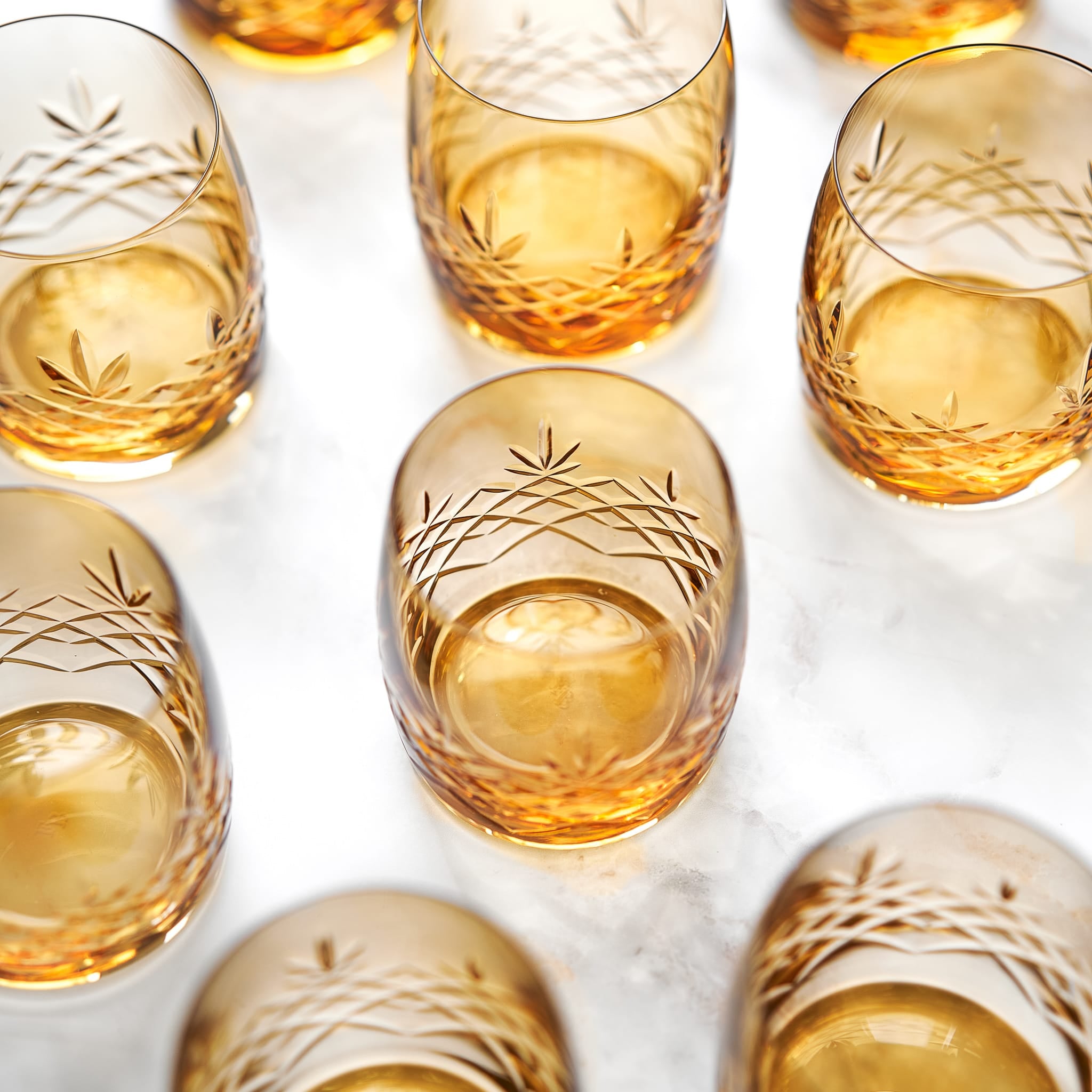 Fasettslipte Citrine // Gul krystallglass med diamantmønster fra Frederik Bagger i skandinavisk design.