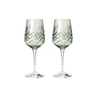 To grønne krystallglass i fasettslipt design med diamantmønster fra Frederik Bagger.