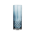 Blå fasettslipt krystallglassvase med diamantmønster i skandinavisk, tidløst design fra Frederik Bagger.