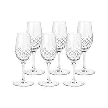 Seks elegante vinglass i klart krystallglass med diamantmønster fra Frederik Bagger, skandinavisk design.